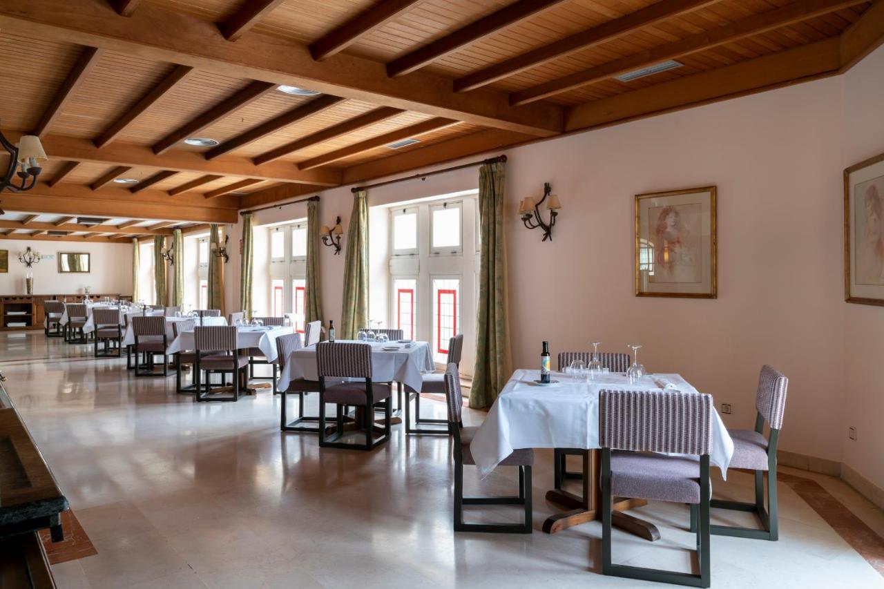 Parador De Виябра Екстериор снимка